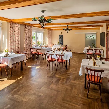 Kro Breitenfelderhof Zur Riegersburg 3*