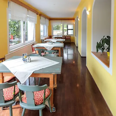 Breitenfelderhof Zur Riegersburg 3*