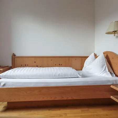 Breitenfelderhof Zur Riegersburg Inn 3*