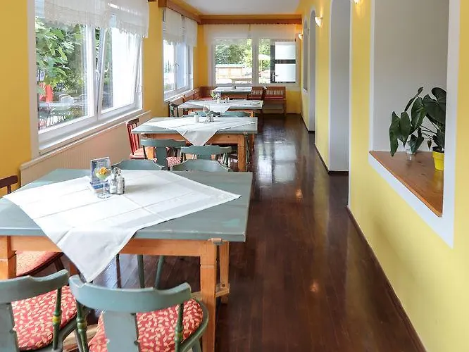 Breitenfelderhof Zur Riegersburg 3*